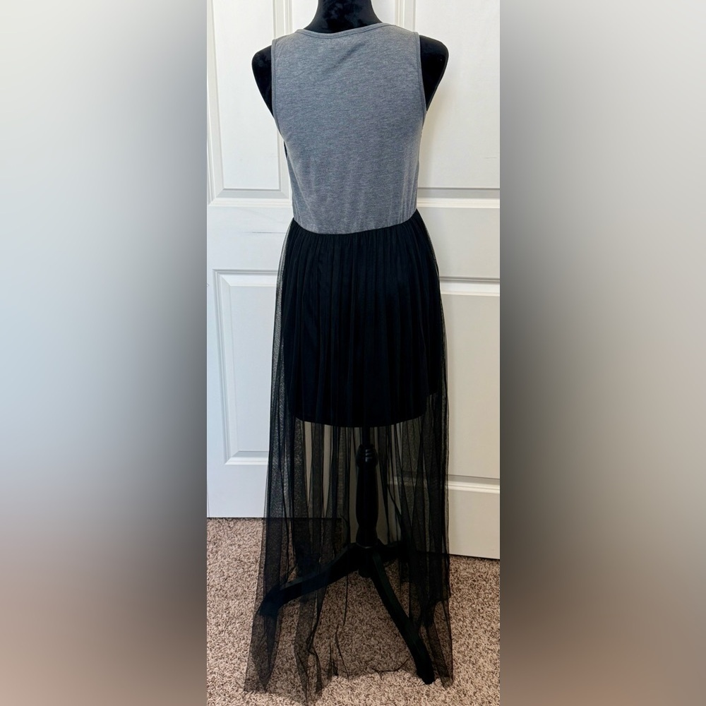Elegant Black Lace Dress - Picture 2 of 3